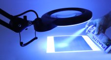 ESD lampa typ 3400 UV s lupou, UV LED světlem a držákem na stůl ESD lampa typ 3400 UV s lupou, UV LED světlem a držákem na stůl